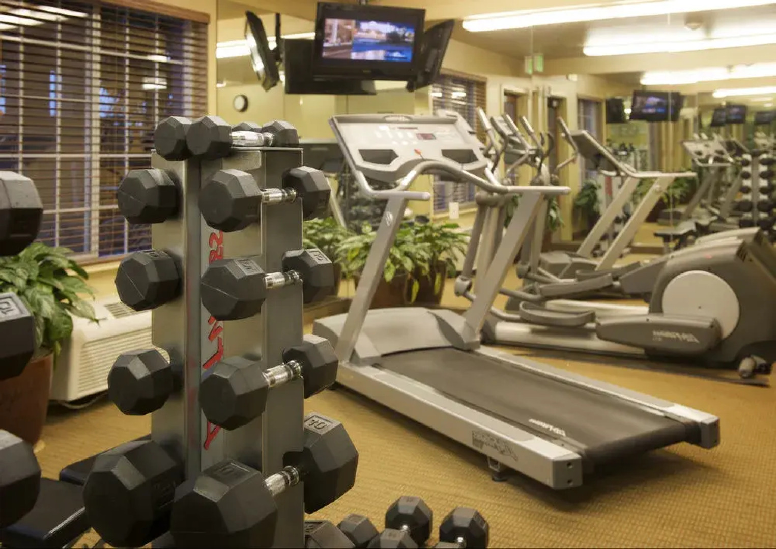 Larkspur Landing Folsom