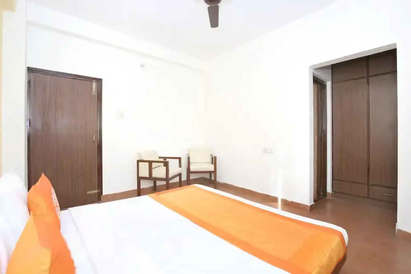 OYO 10985 Home Spacious 1BHK Barog