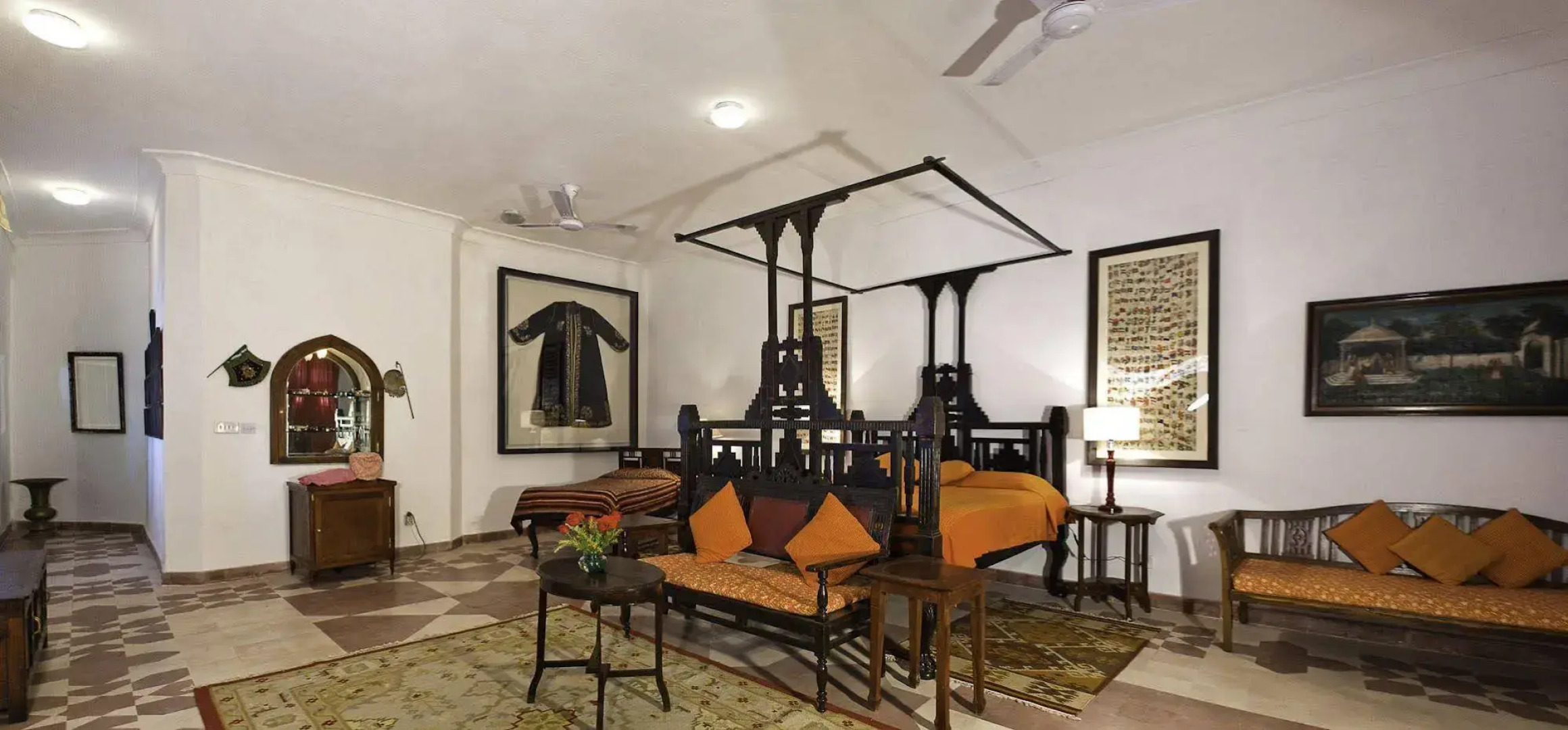 Neemrana Fort-Palace