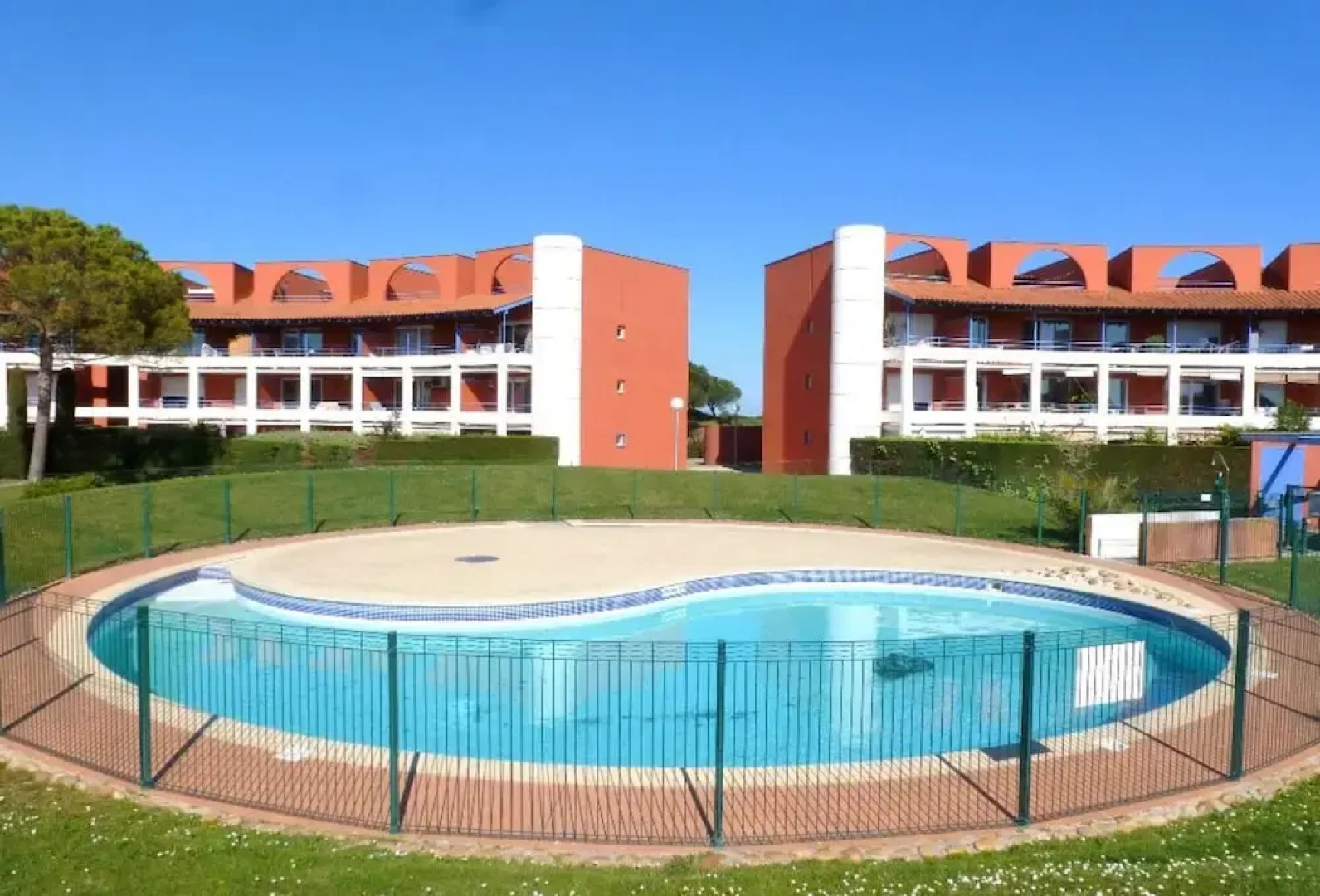 Apartment With one Bedroom in Pérols, With Pool Access, Furnished Terr