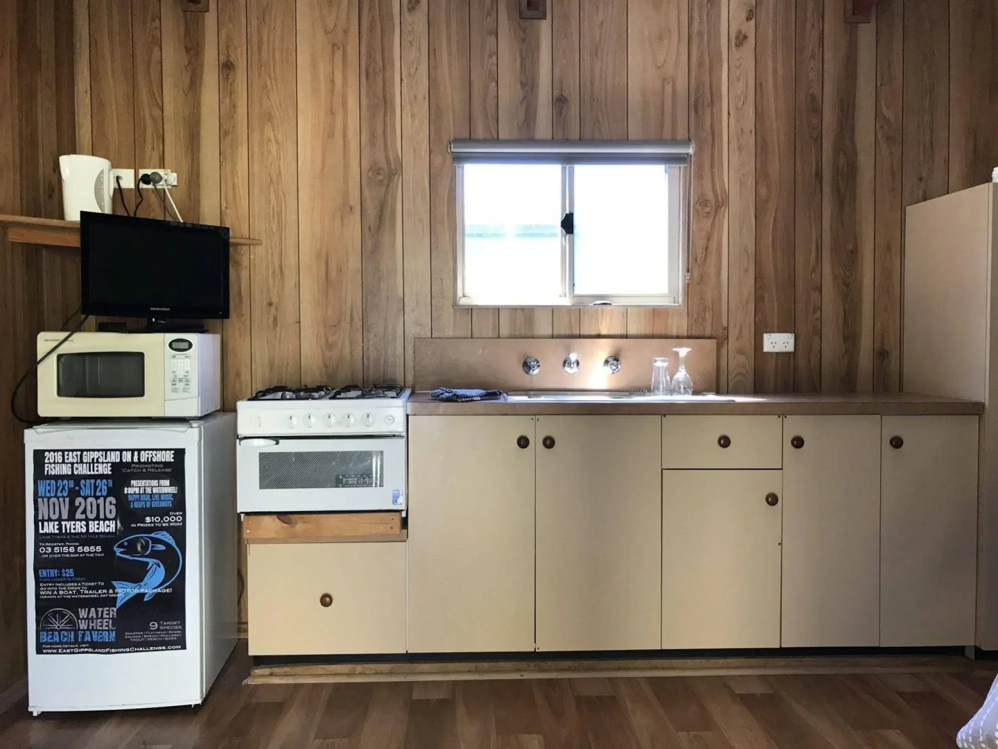 The Waterwheel Beach Cabins - Caravan Park