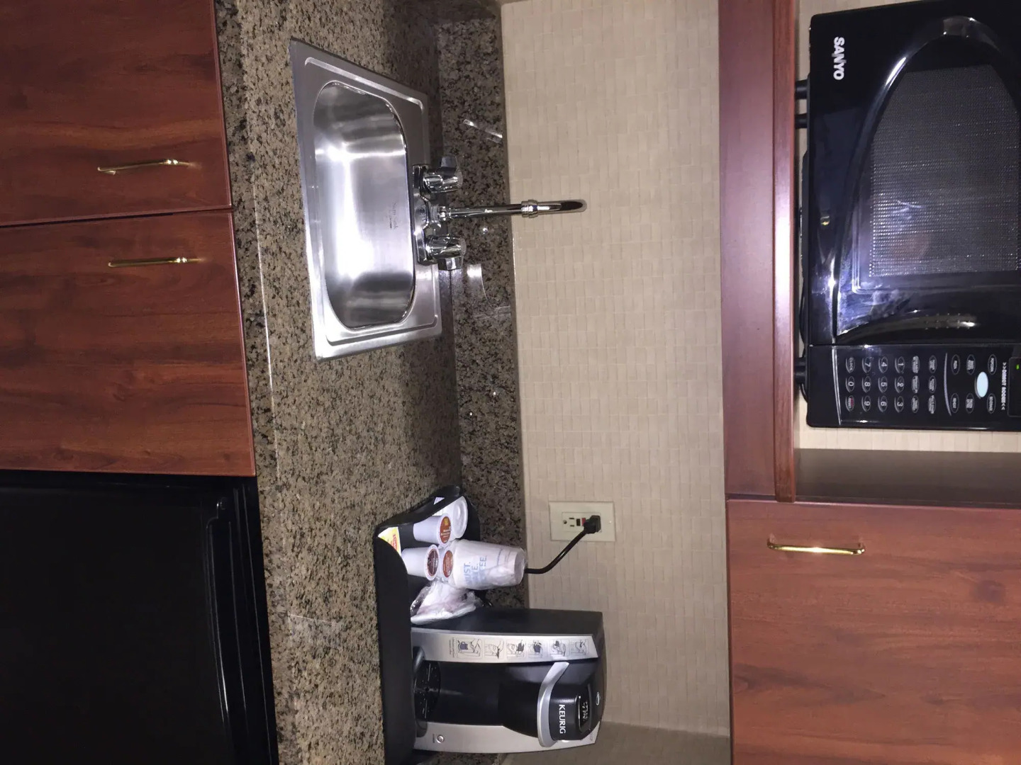 Holiday Inn Express & Suites - Interstate 380 at 33rd Avenue by IHG