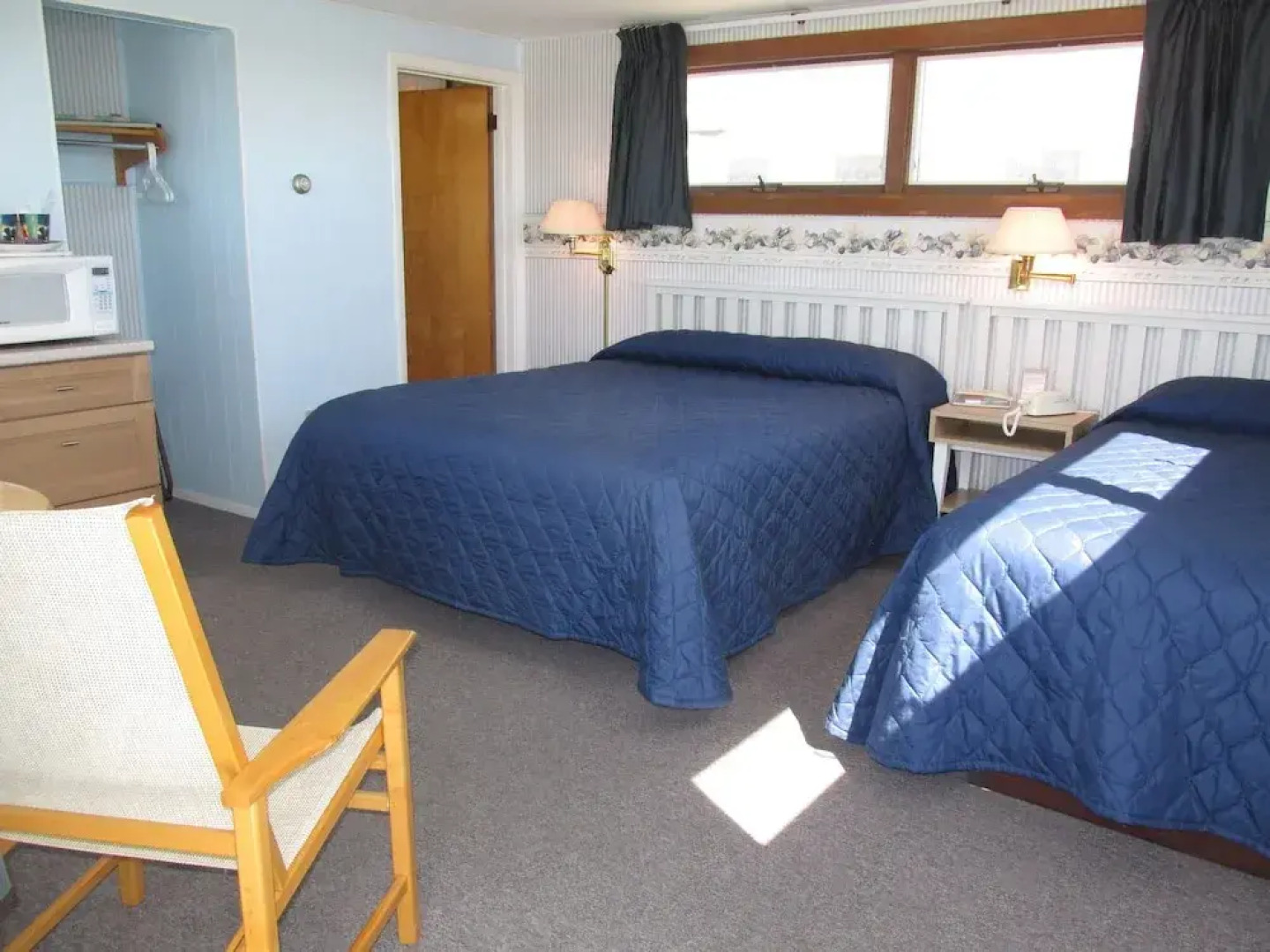 East Harbour Motel and Cottages