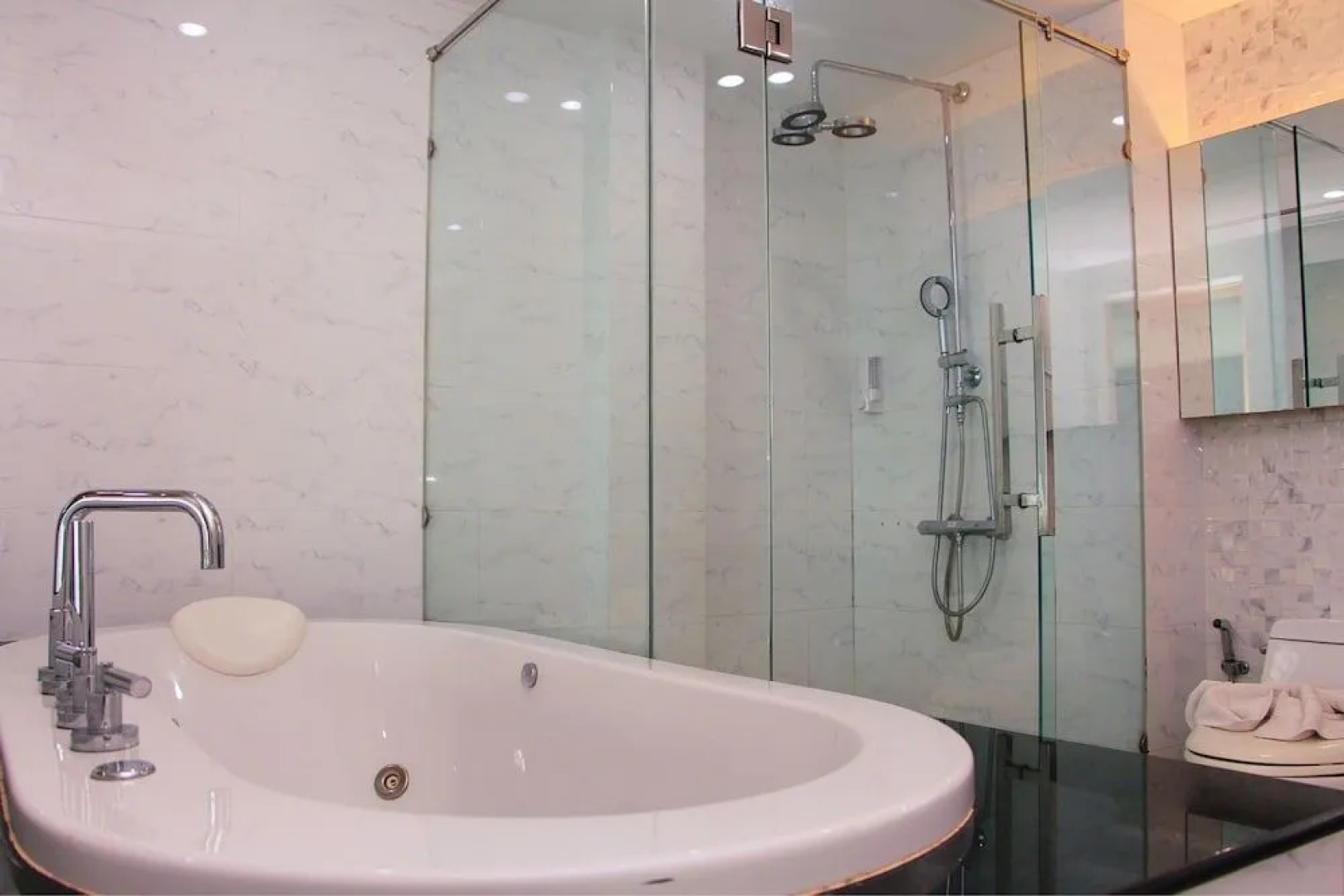 CAPITAL O 1088 Golden Dragon Beach Resort