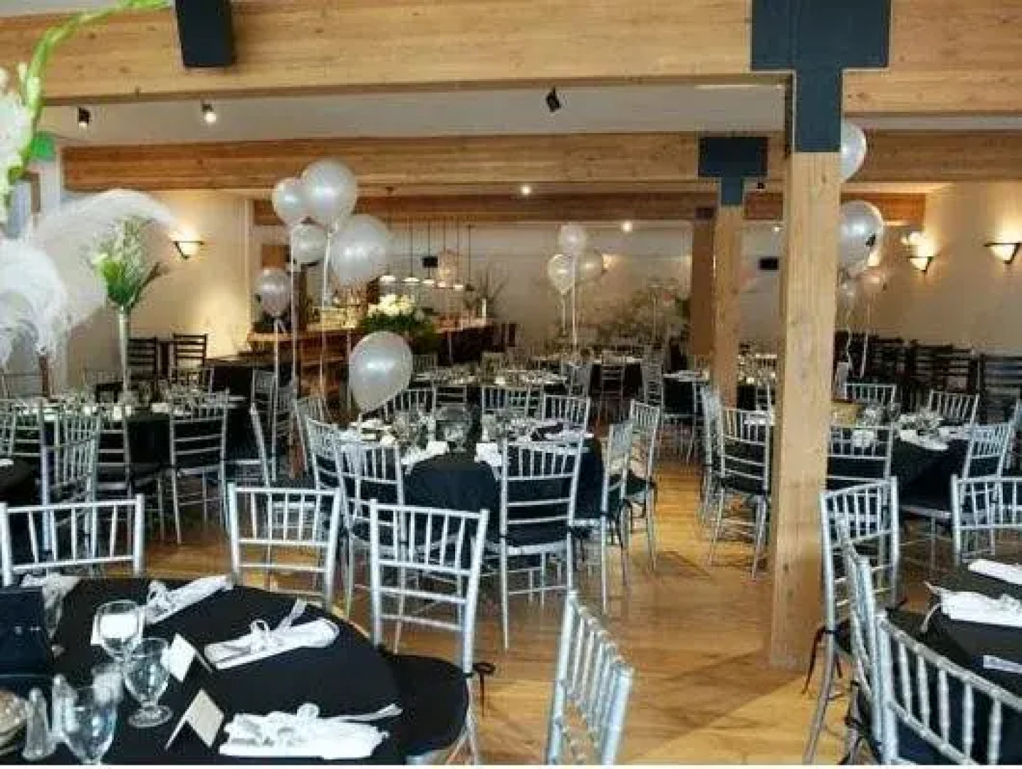 Western Riviera Lakeside Lodging