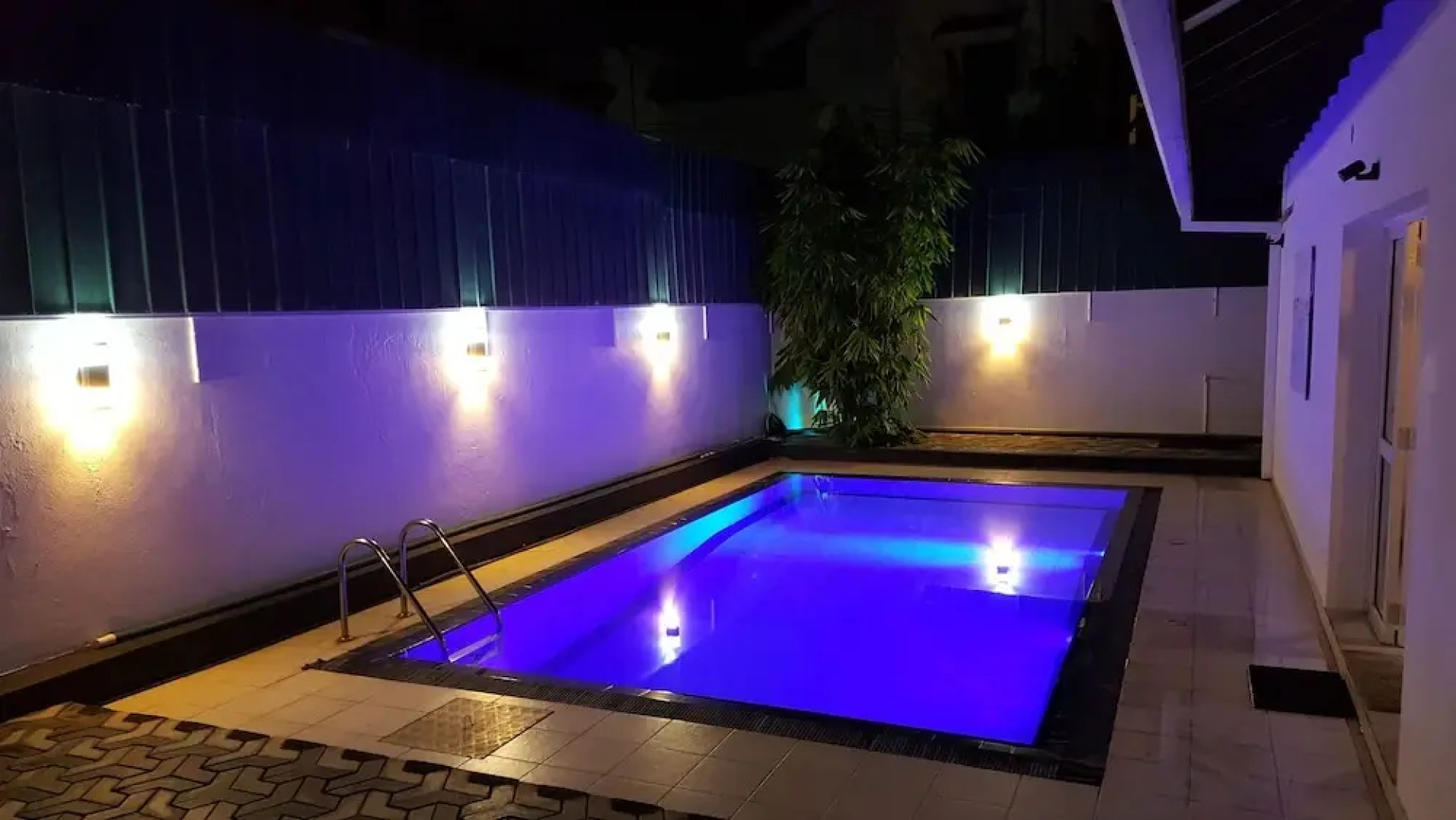 Tripper's Private Villa