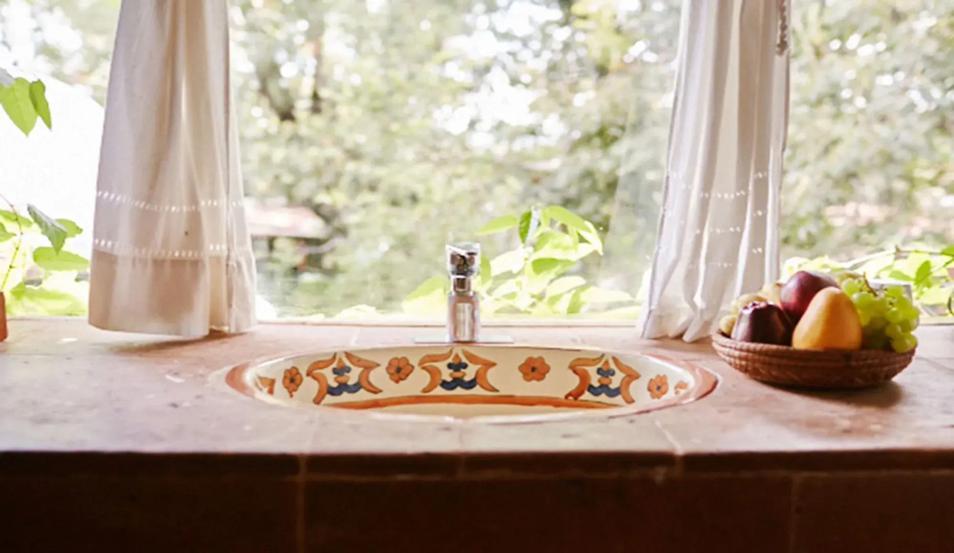 Mesón De Leyendas Breakfast & Downtown