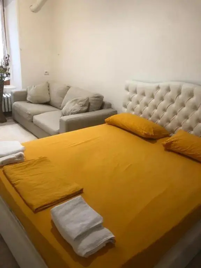 Supercentral one room flat, 16 min to Bergamo airport