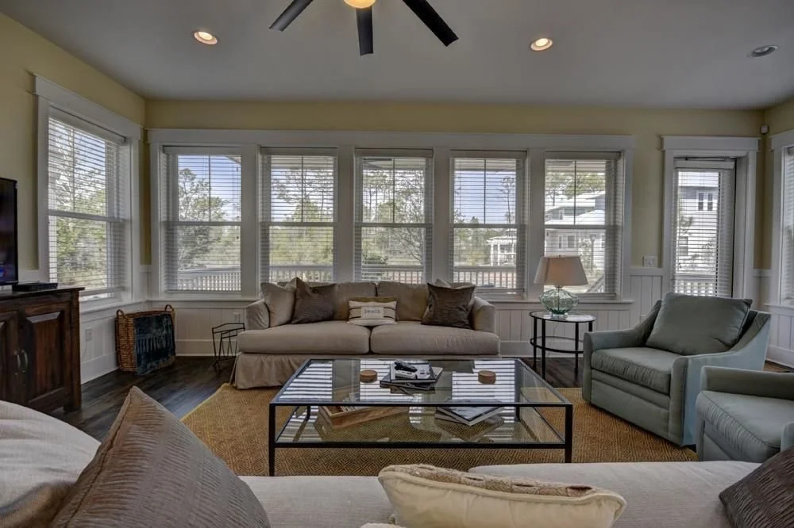 Fleur de Lee Holiday Home by Blue Sun