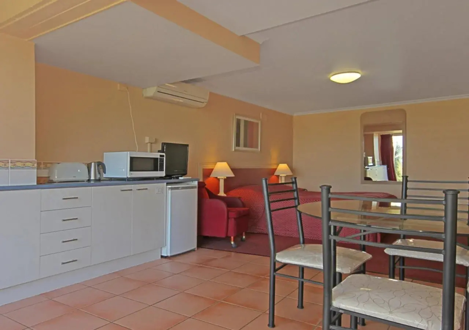 Milton Village Motel