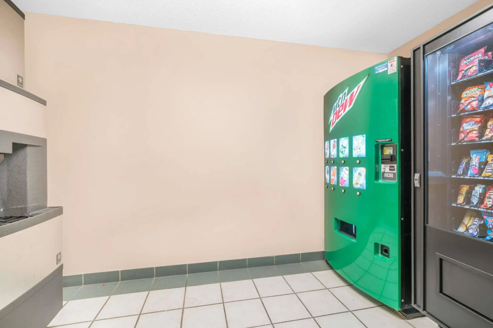 Super 8 By Wyndham Fargo Airport