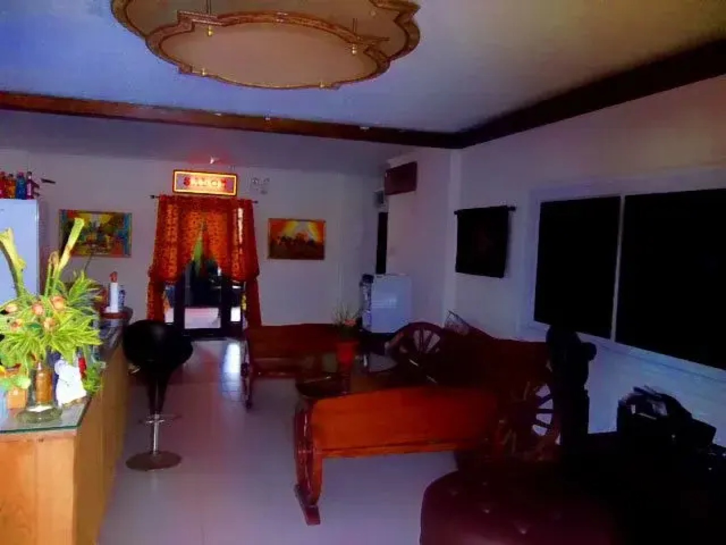 Advianne's Cafe, Hotel, and Restaurant