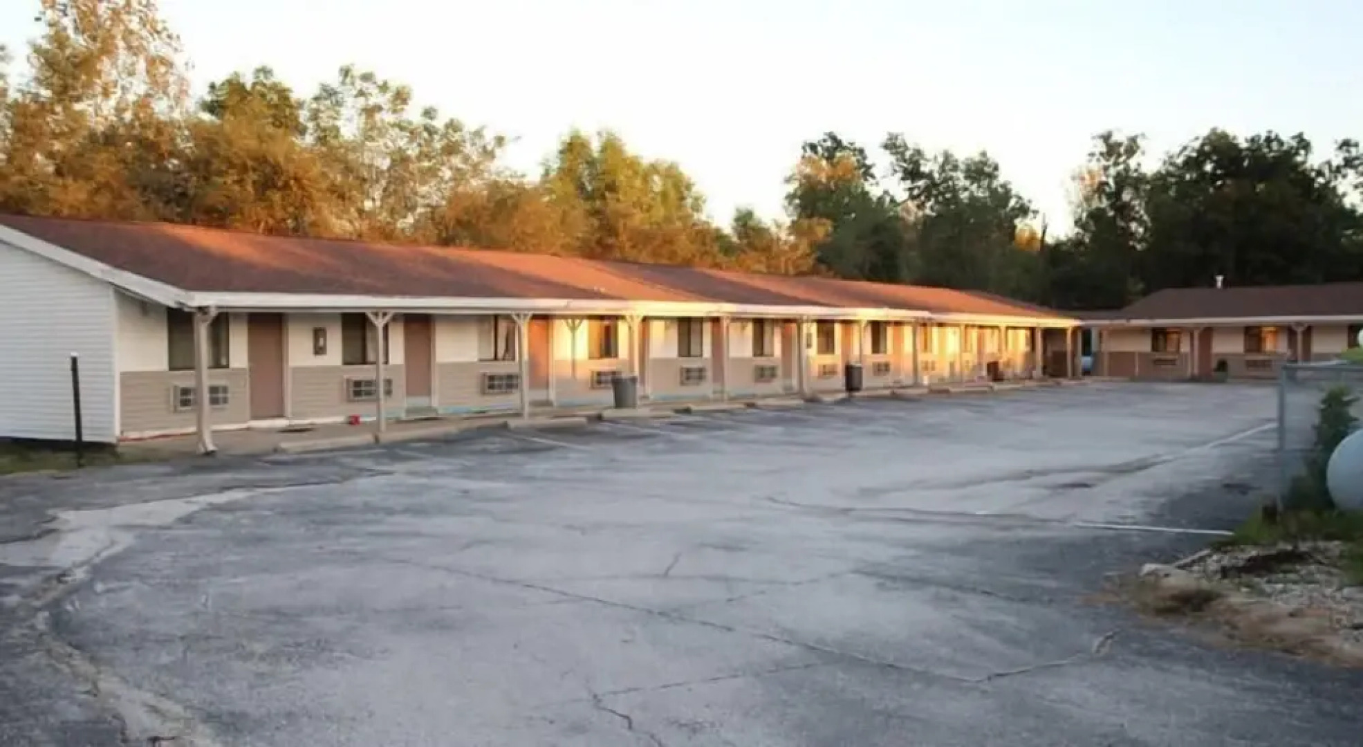 Frontier Motel