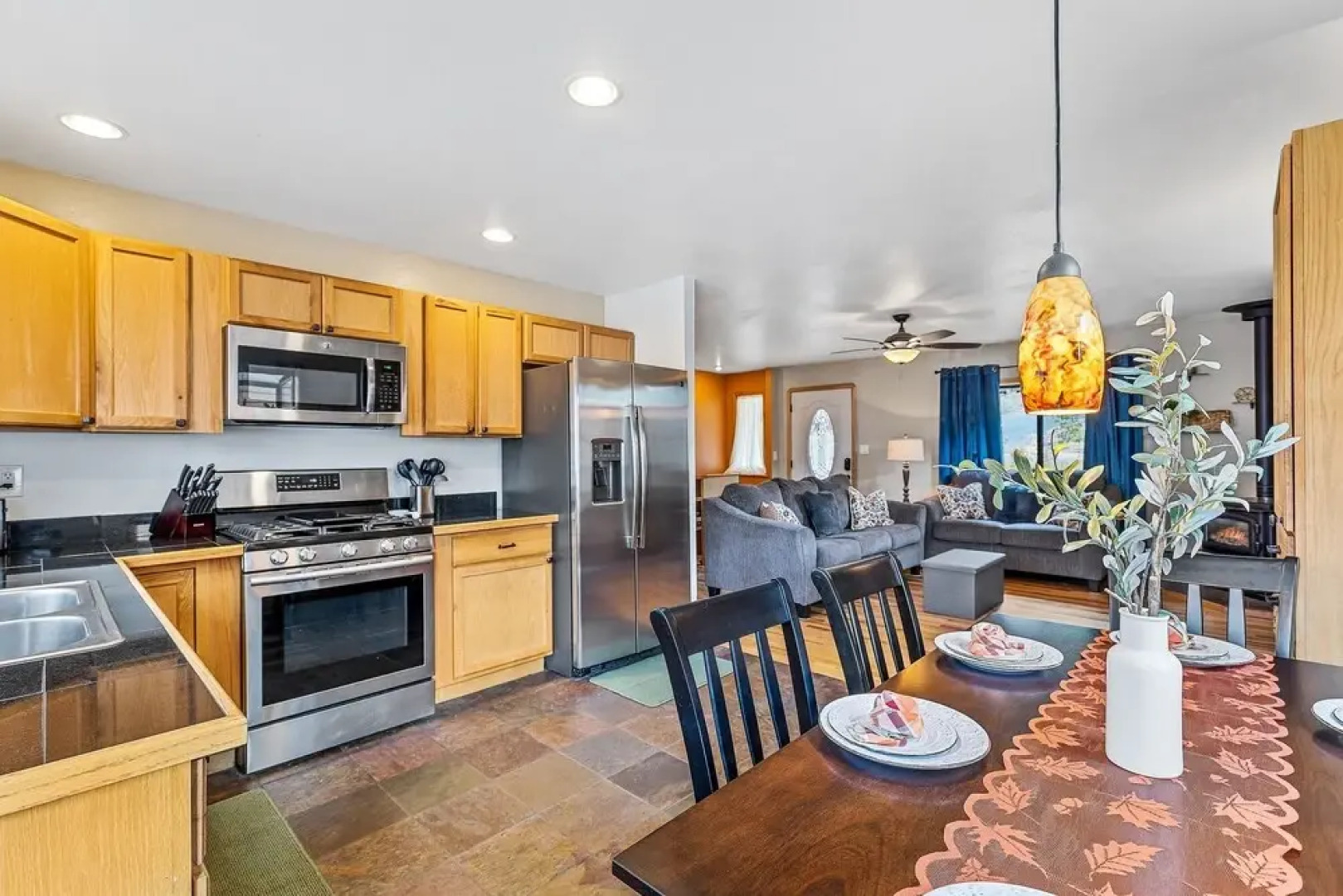 Pawnee Flagstaff 3 Bedroom Home by RedAwning