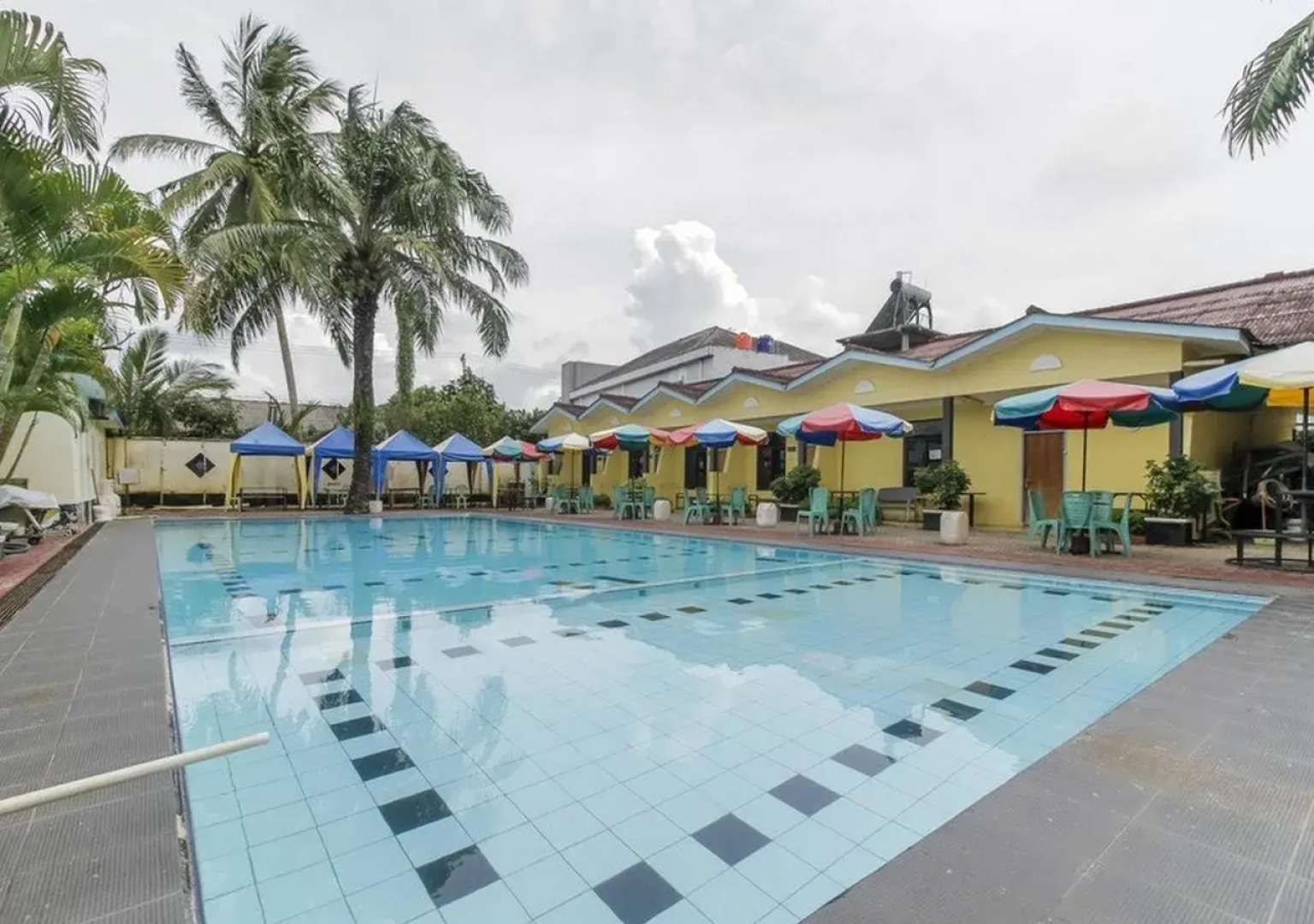 RedDoorz Plus @ Pangkal Pinang Mentok