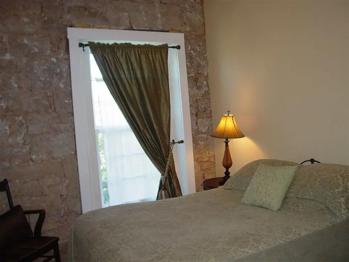 Hotel Léger Restaurant & Saloon