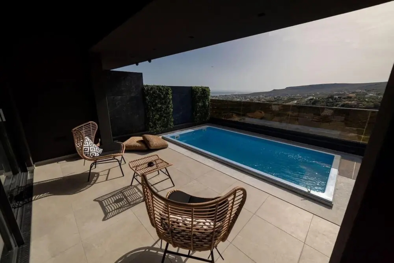 Beautiful 4-bed Villa Ria in Vathianos Kampos