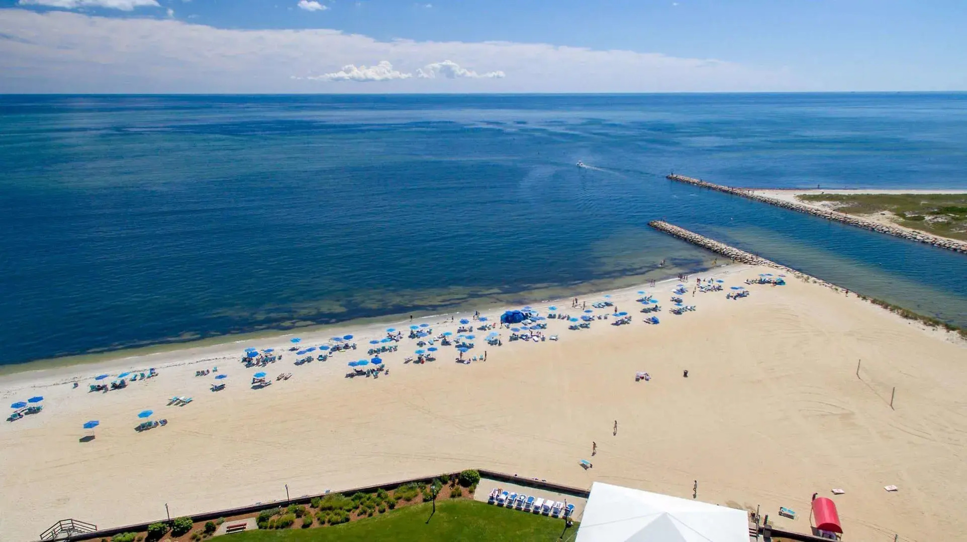 Red Jacket Beach Resort