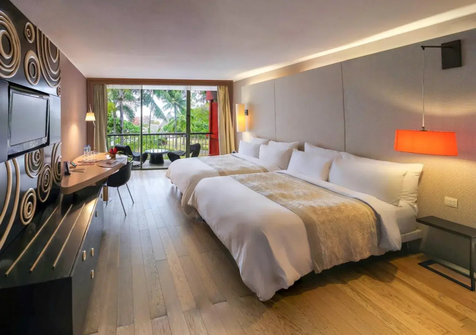 Tahiti Ia Ora Beach Resort