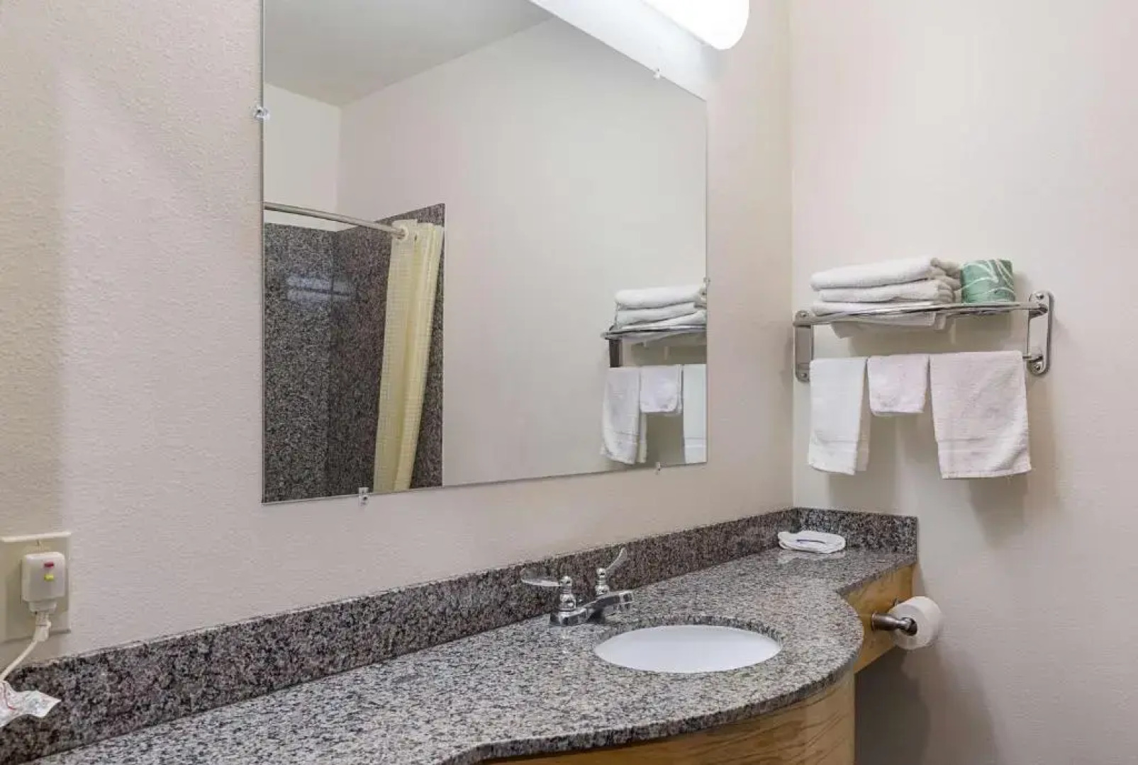 Budget Inn and Suites