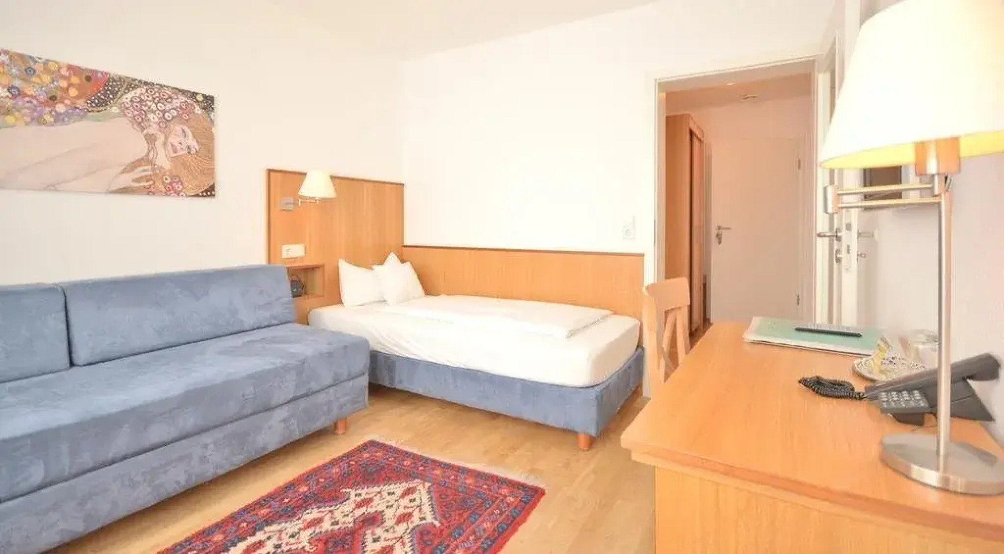 Cifu Zhongyuan International Hotel