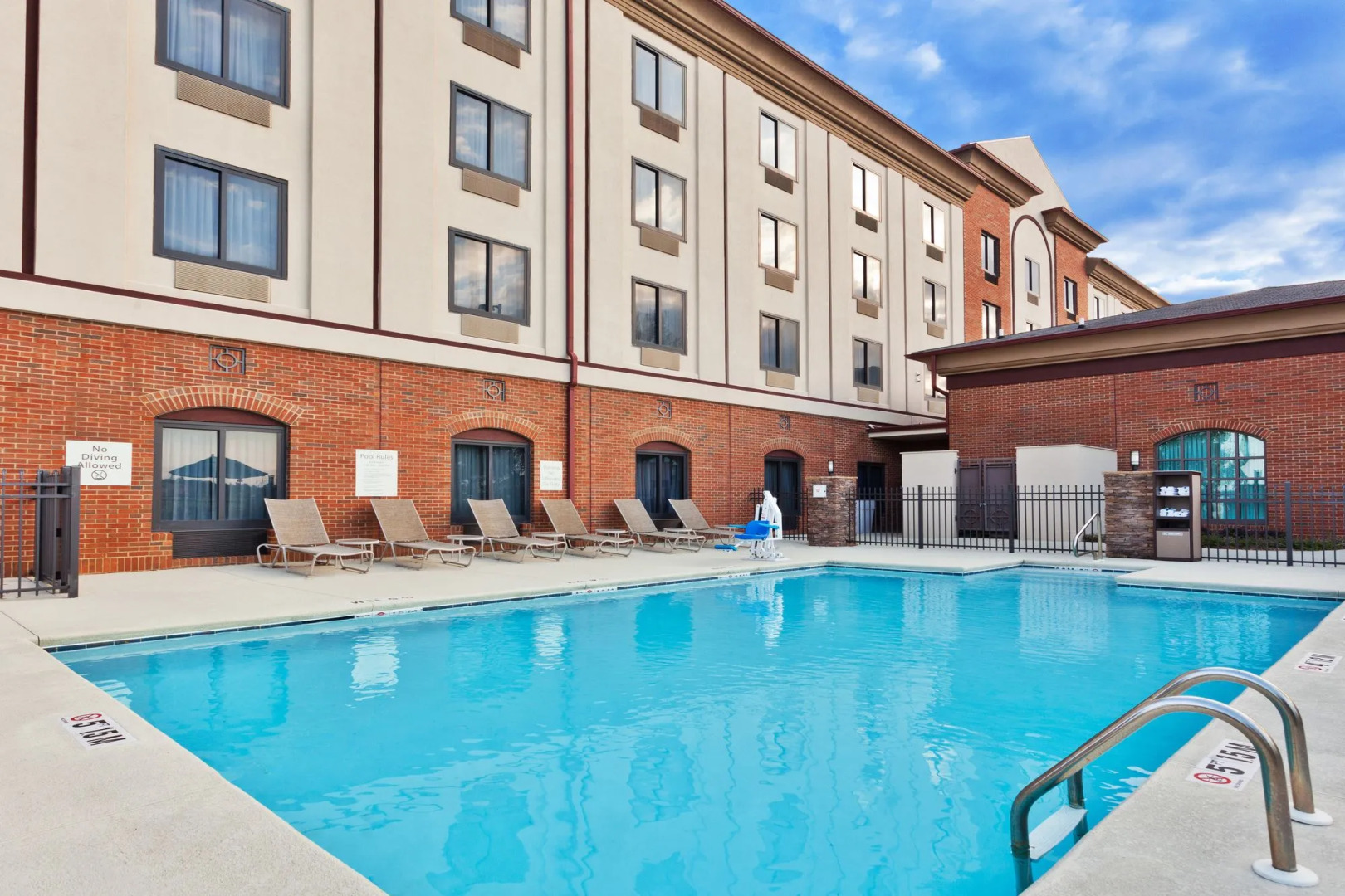 Holiday Inn Express Hotel & Suites Montgomery E - Eastchase by IHG