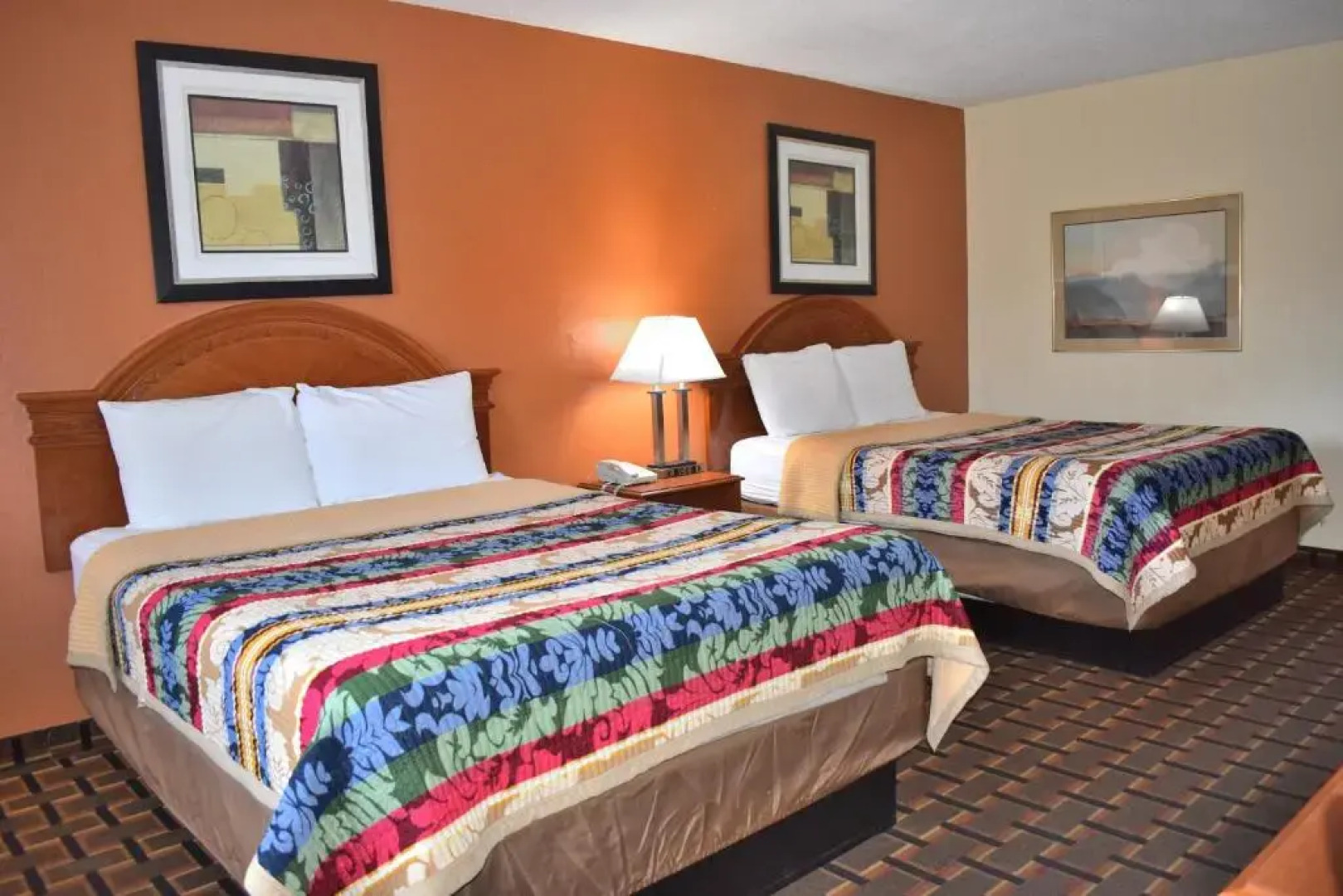 Great Lakes Inn and Suites