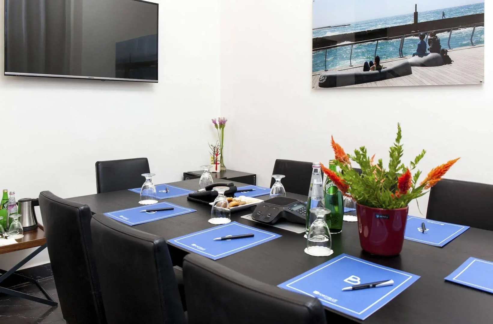 PLAY Seaport Suite Hotel TLV