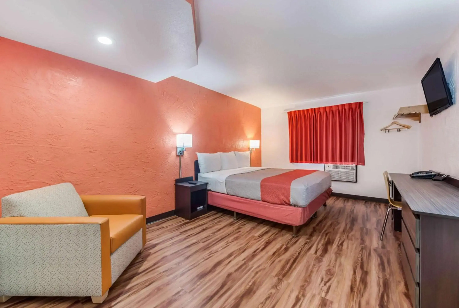 Motel 6 Saint Paul, MN - I-94