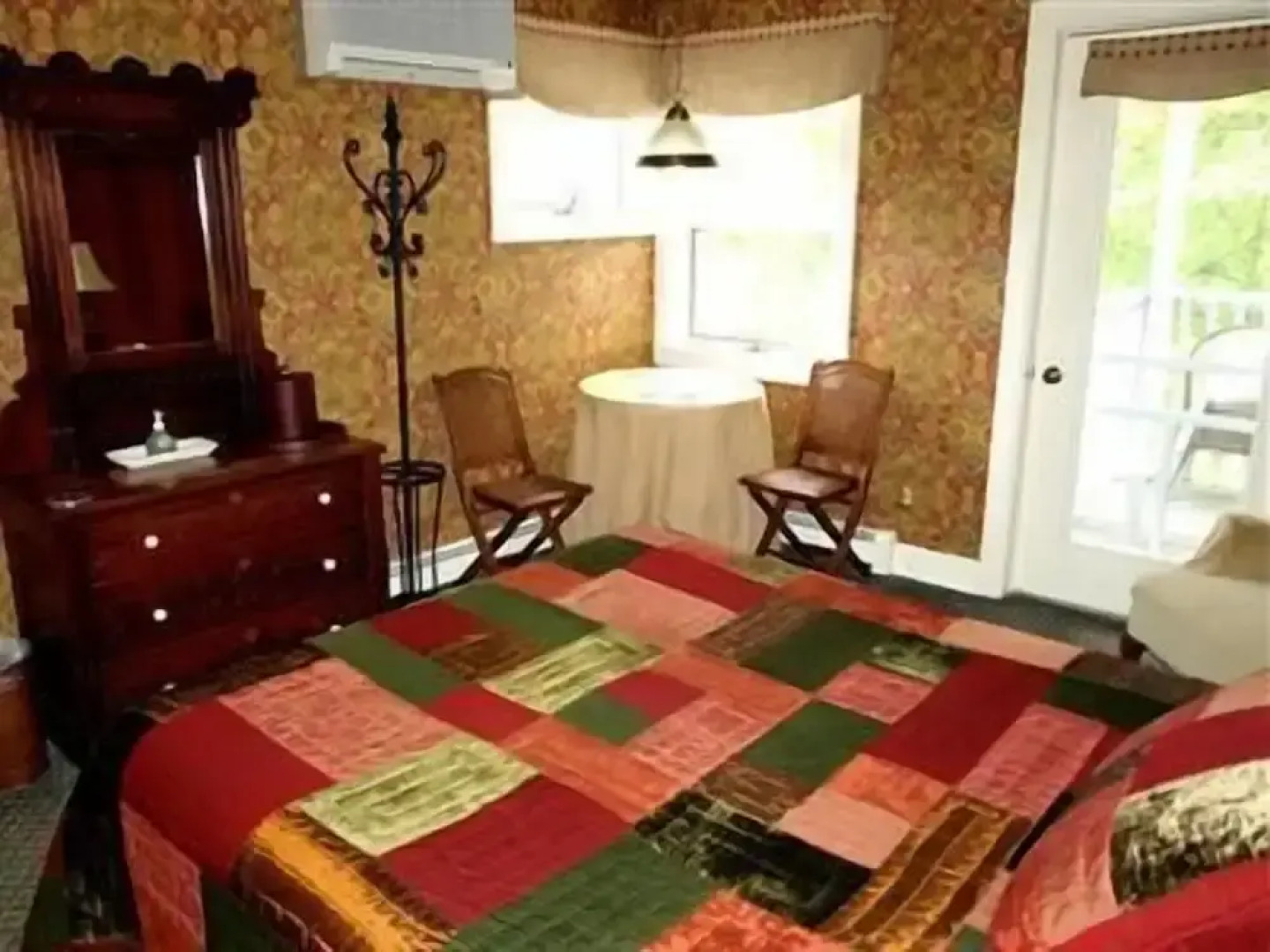 Sylvan Inn Bed & Breakfast