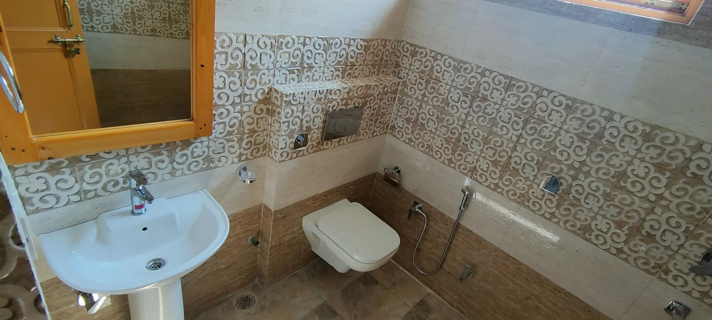 Flyscape Hostel