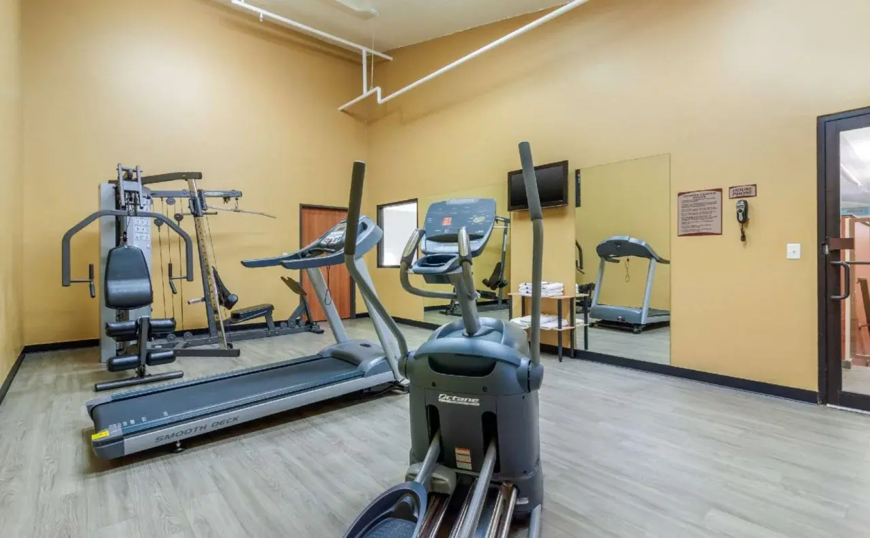 Comfort Inn & Suites Mitchell I-90