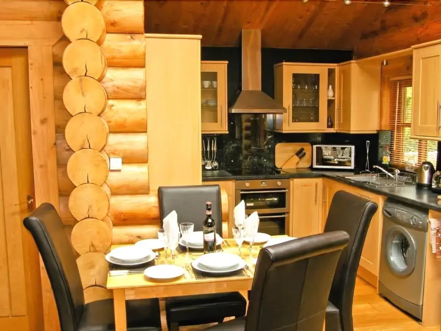 Cedar Log Cabin, Brynallt Country Park