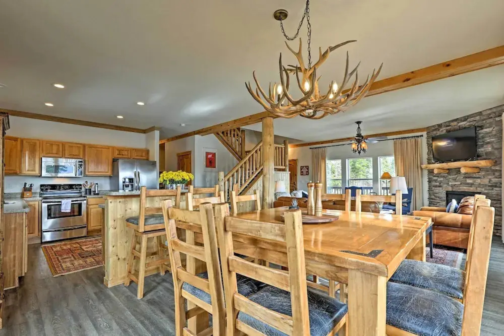 Mtn-view Retreat w/ Hot Tub in Granby!