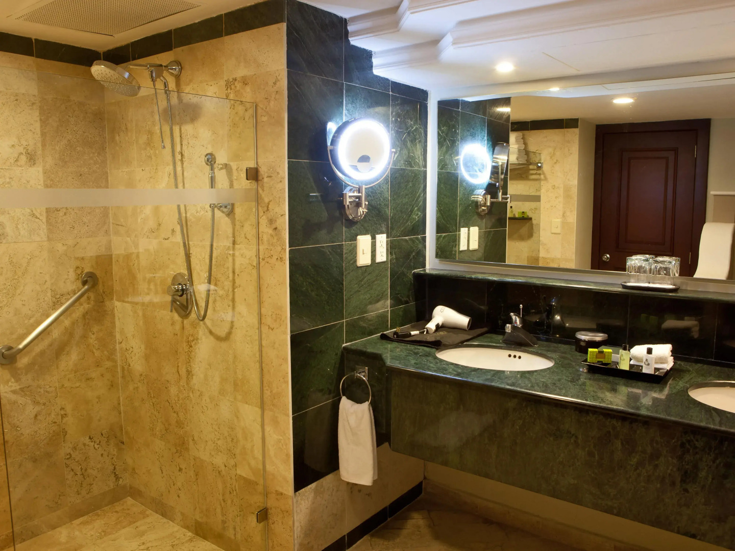 Villa Mercedes Merida, Curio Collection by Hilton