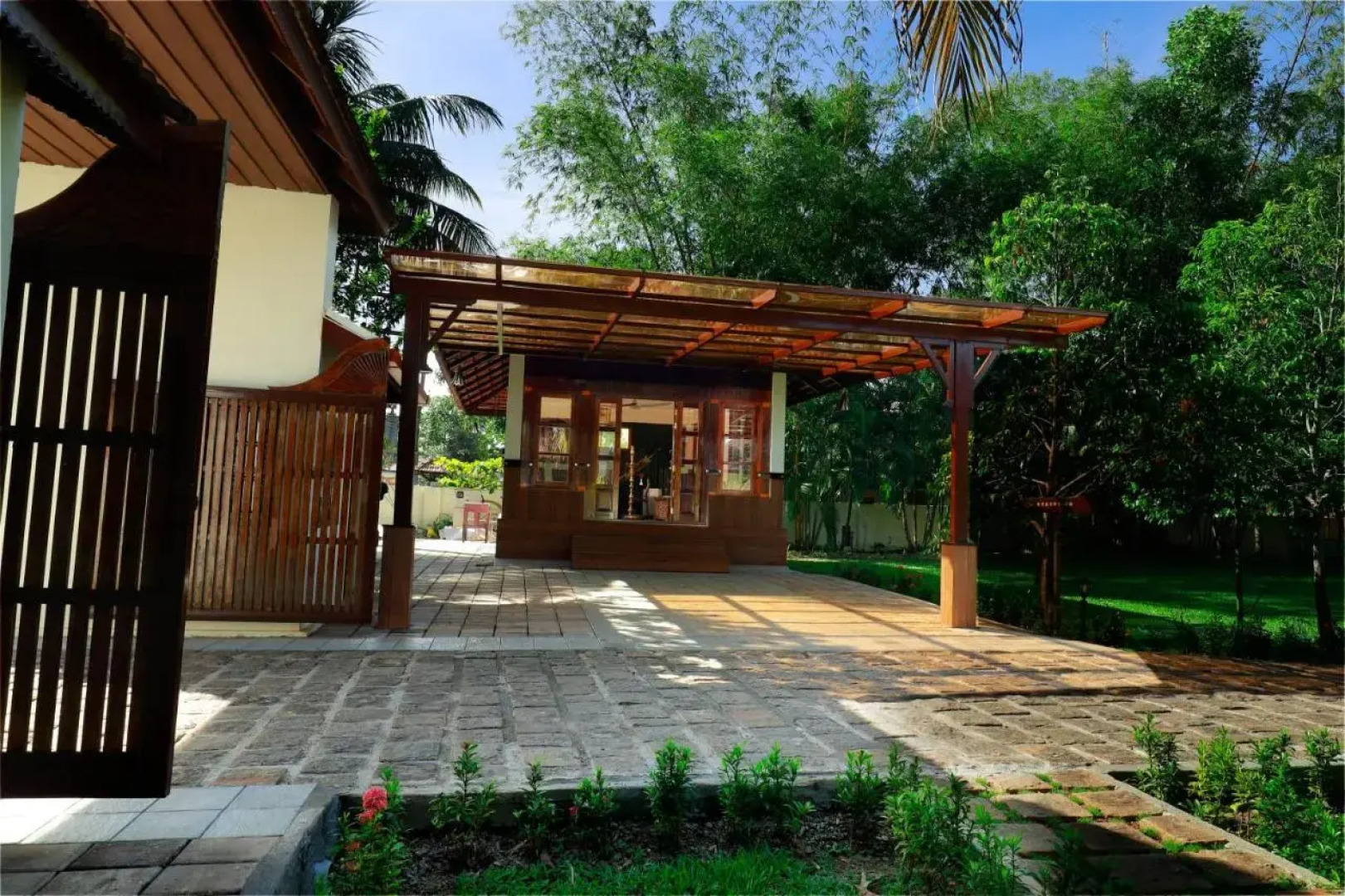 Triveny River Palace