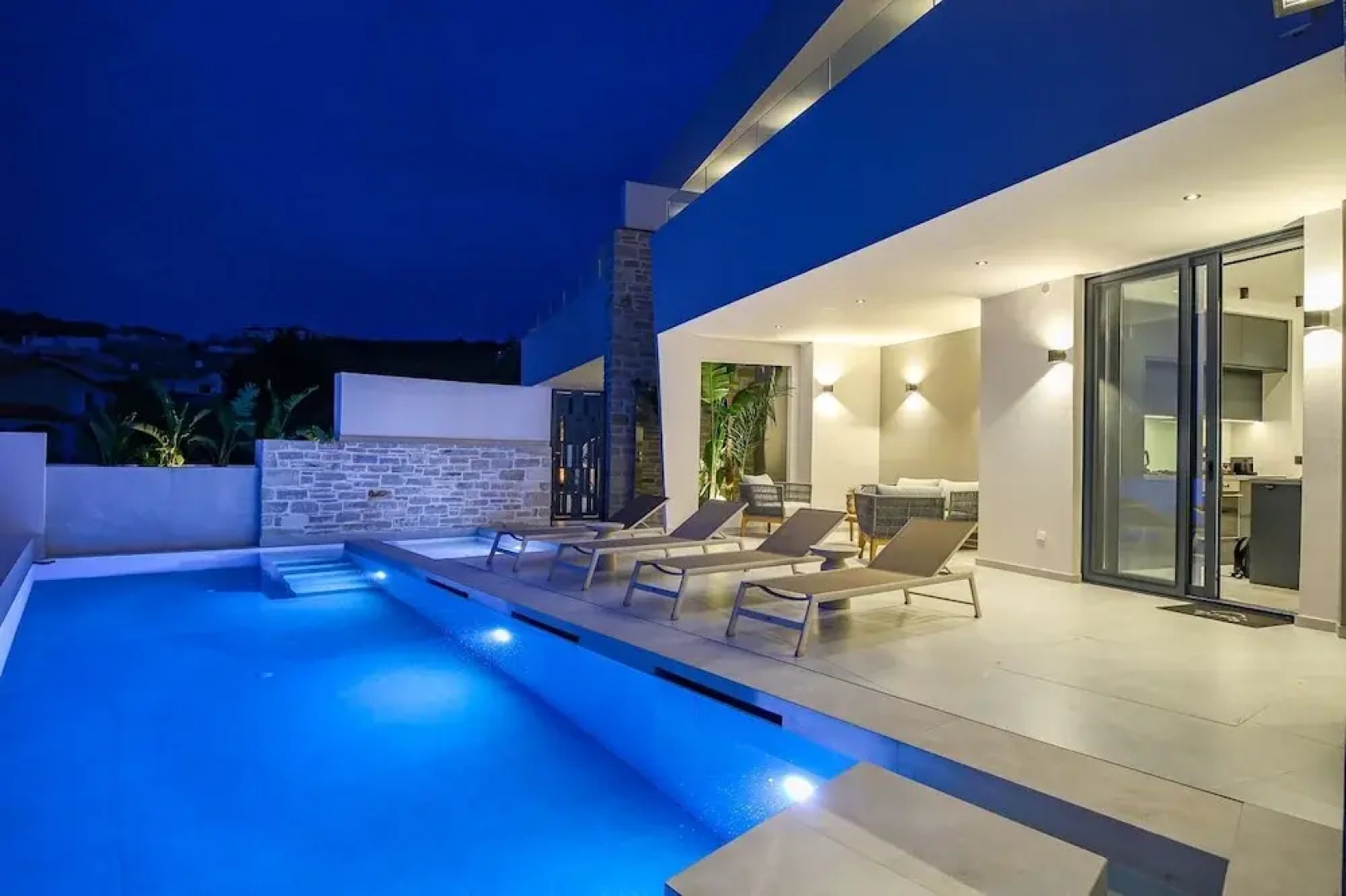 Bella Casa - Newly Built Designer Villa