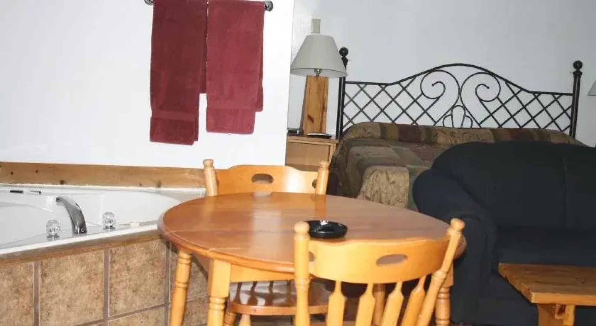 Kingsbridge Inn / Bon-Air Motel