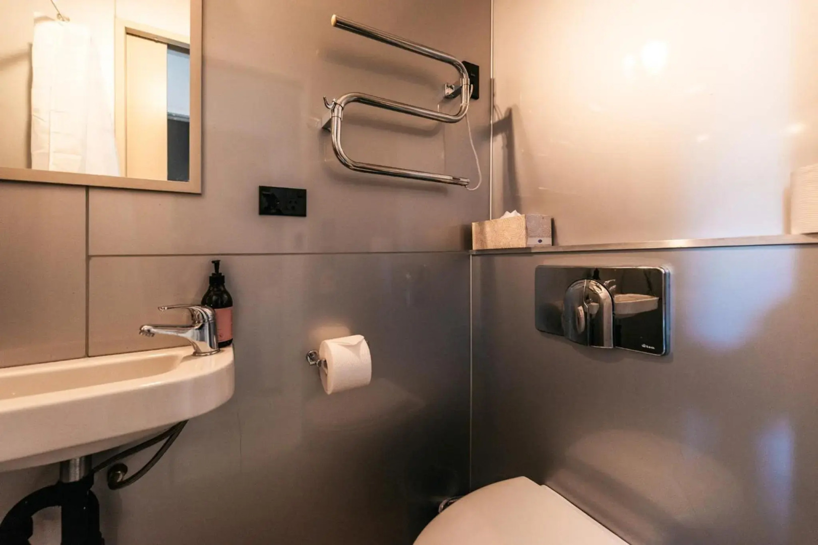 The Fat Pigeon - Omiha Holiday Home