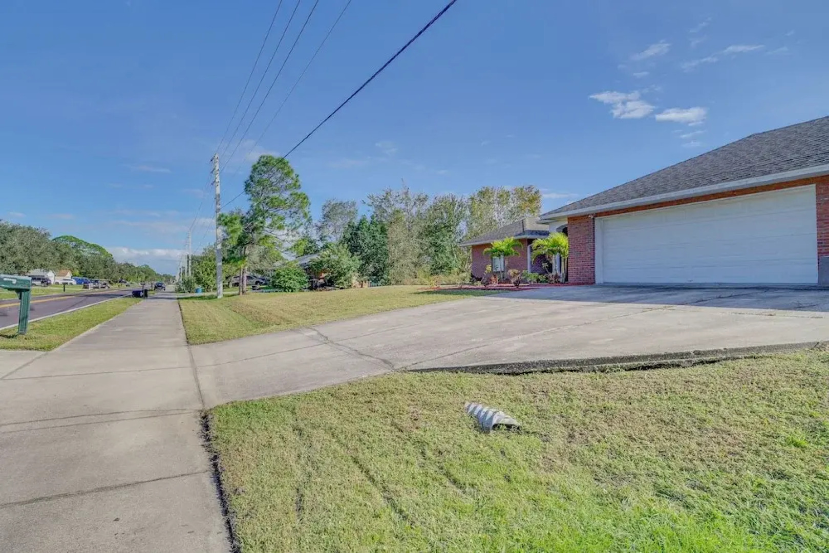 Sunny Palm Bay Home w/ Screened Porch Near Beaches