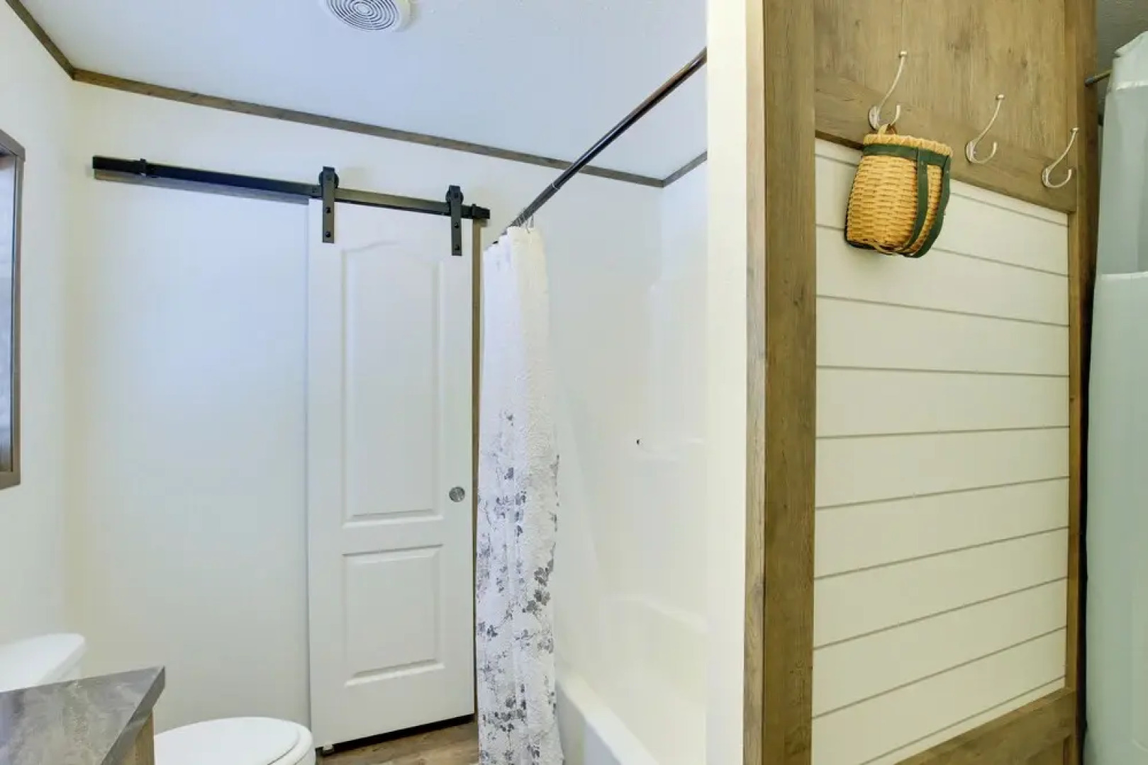 Stylish Chetek Hideaway w/ Lake + Dock Access!