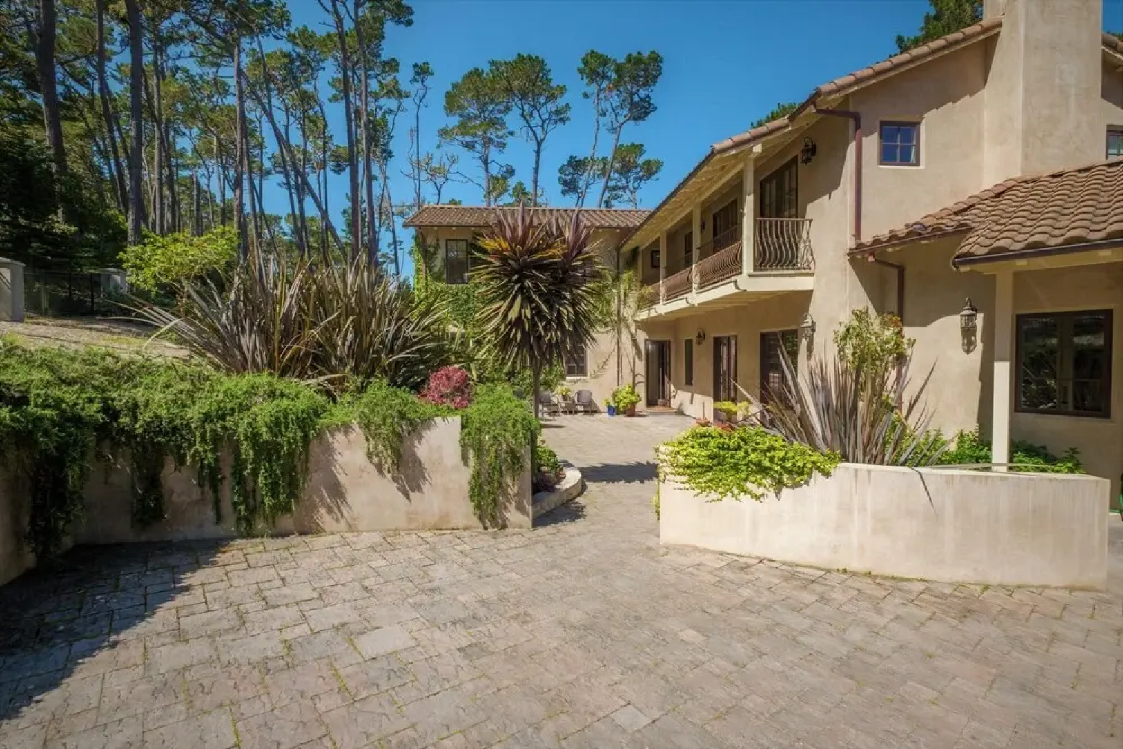 Pebble Beach Golfer Retreat