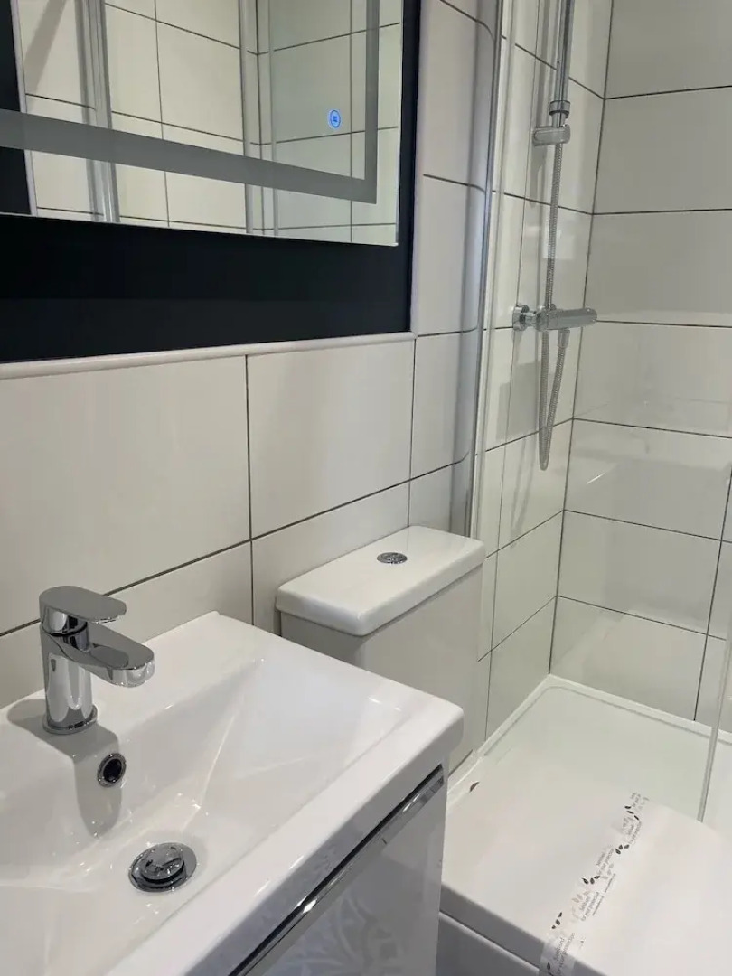 The Horseshoe and Castle