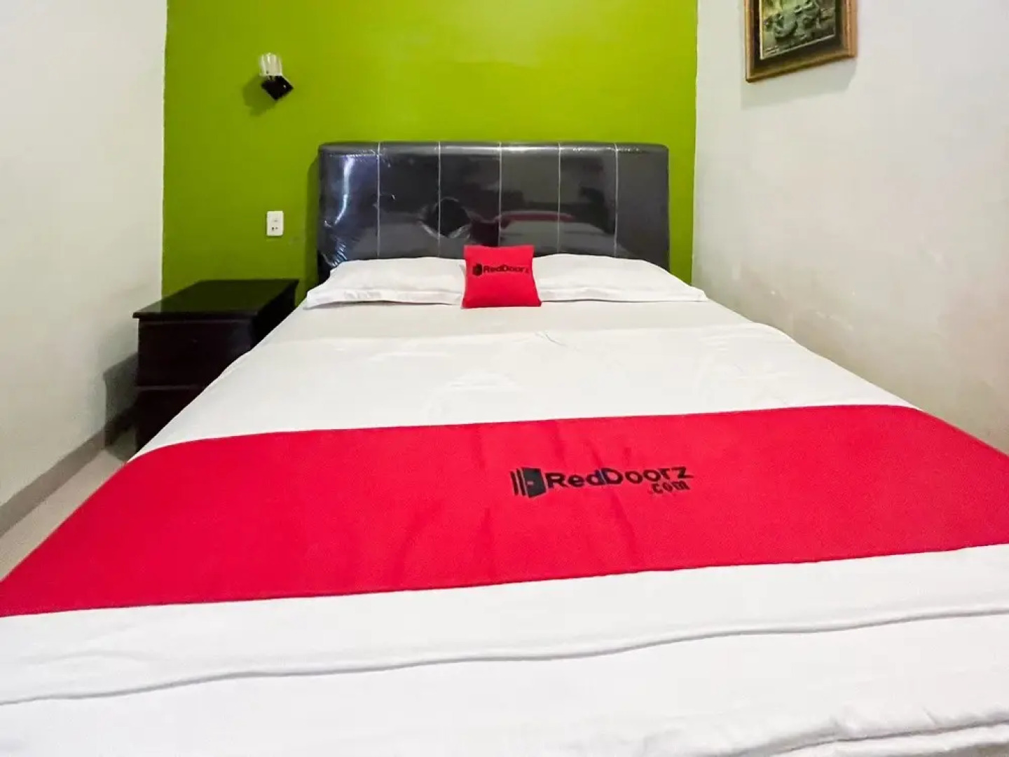 RedDoorz near Pantai Pandan Sibolga 2