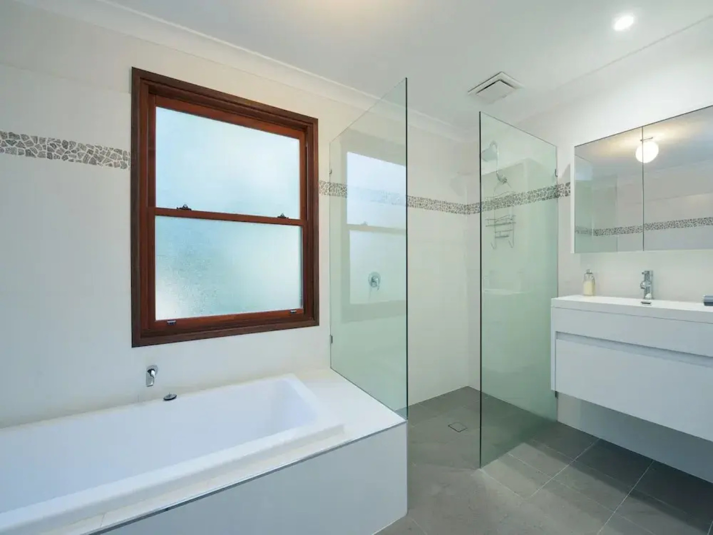 Barefoot Beach House Shoal Bay