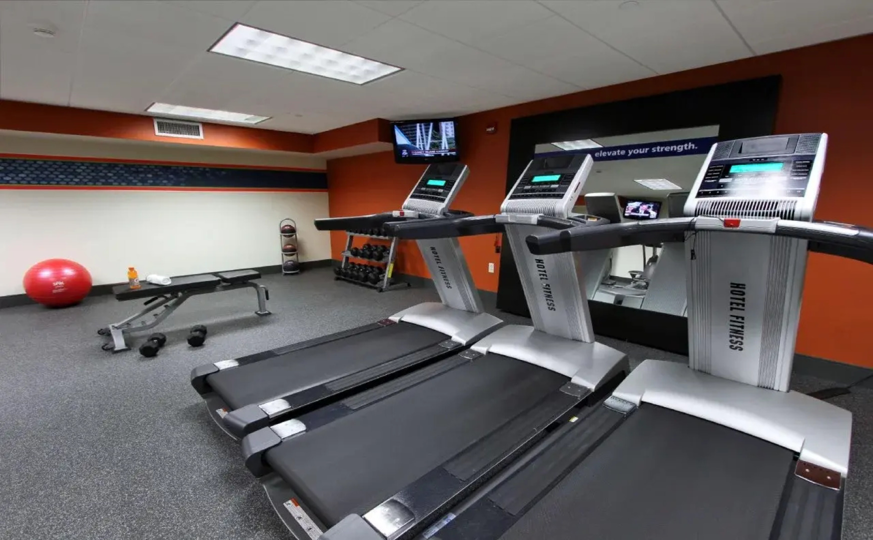 Hampton Inn & Suites Rockville Centre