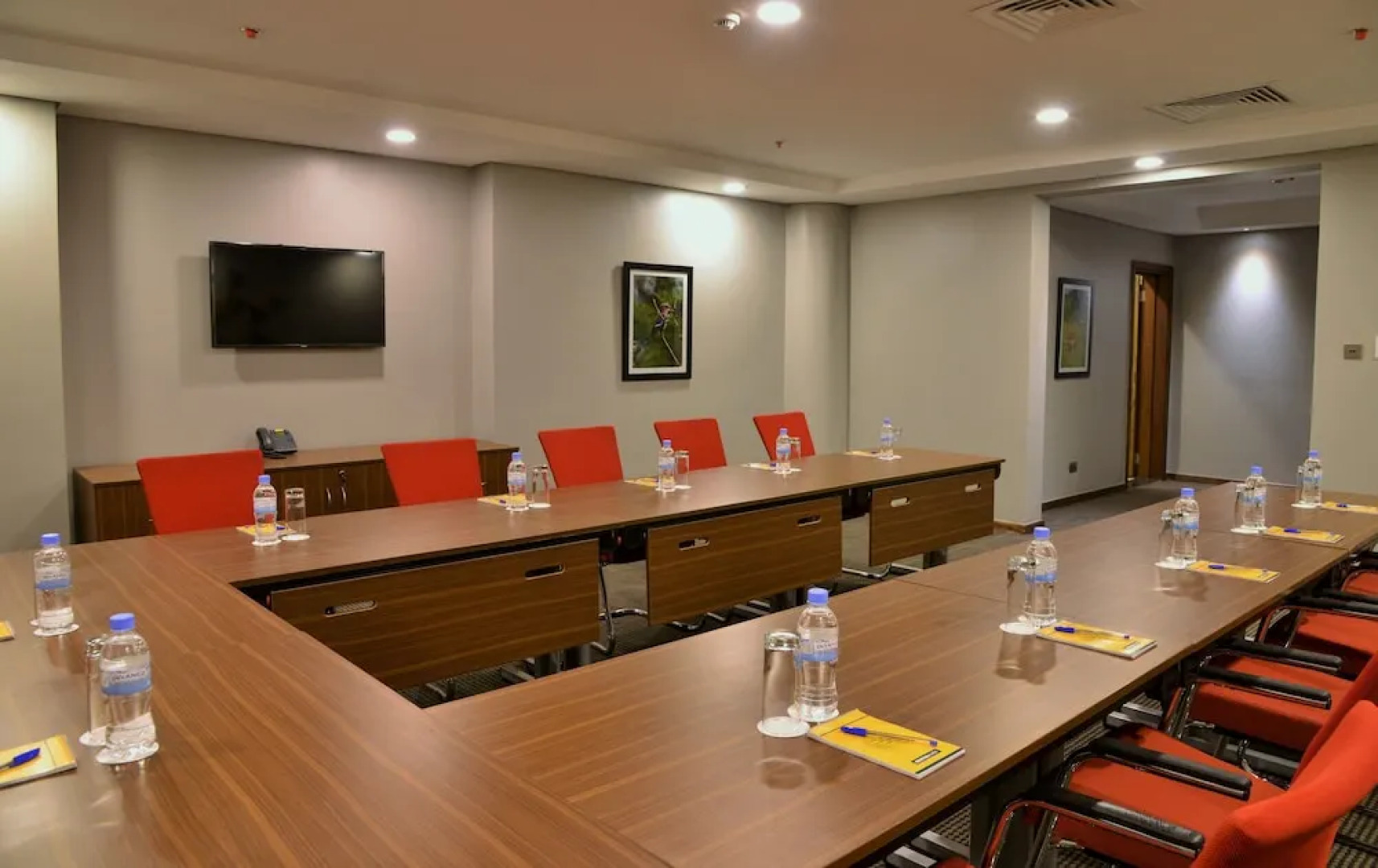 Mantis EPIC Hotel & Suites