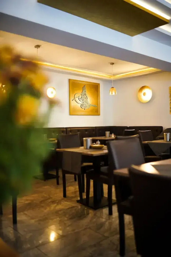 Stadthotel am Adenauerplatz