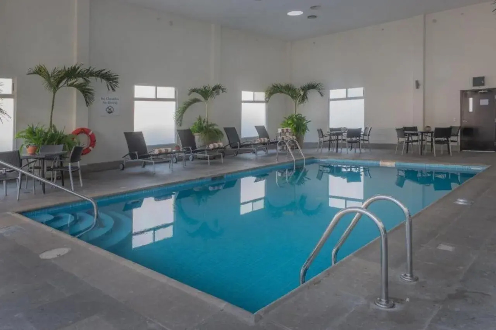 Holiday Inn Express & Suites Silao Aeropuerto - Terminal by IHG