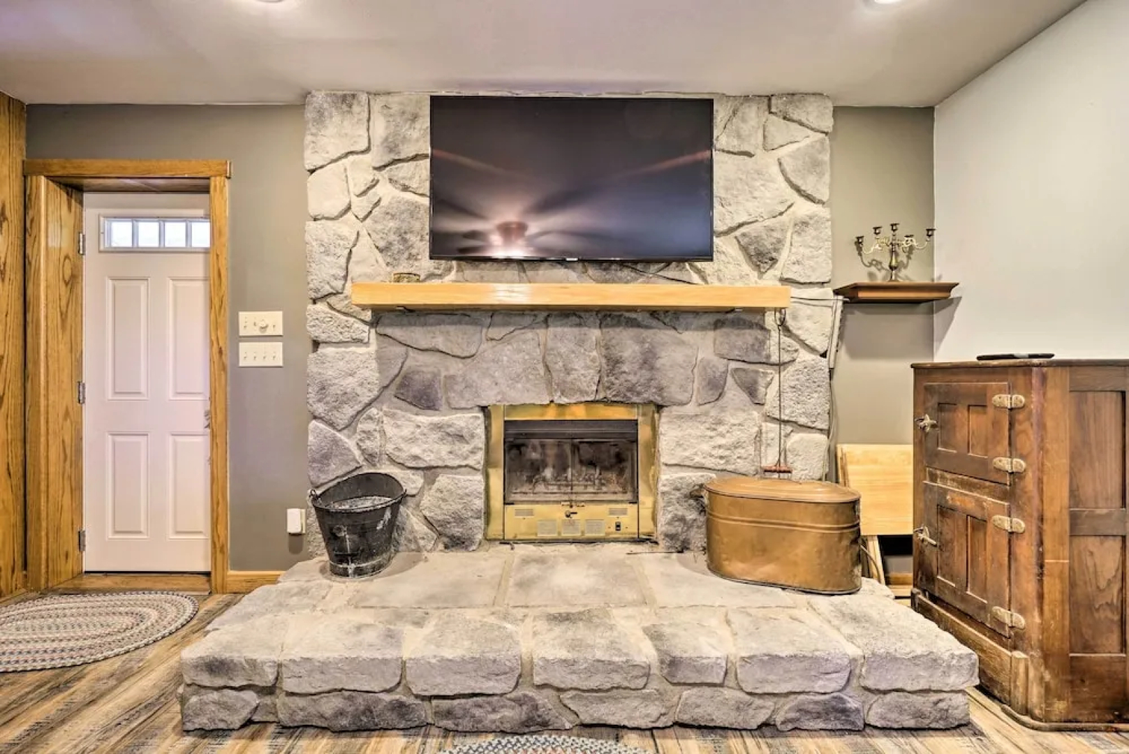 Updated Buckeye Lake Retreat w/ Game Room!